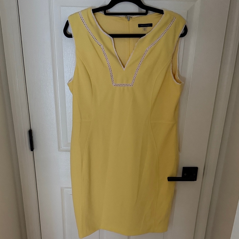 Tommy Hilfiger Yellow Sleeveless Midi Dress with Contrast Trim - Picture 2 of 5